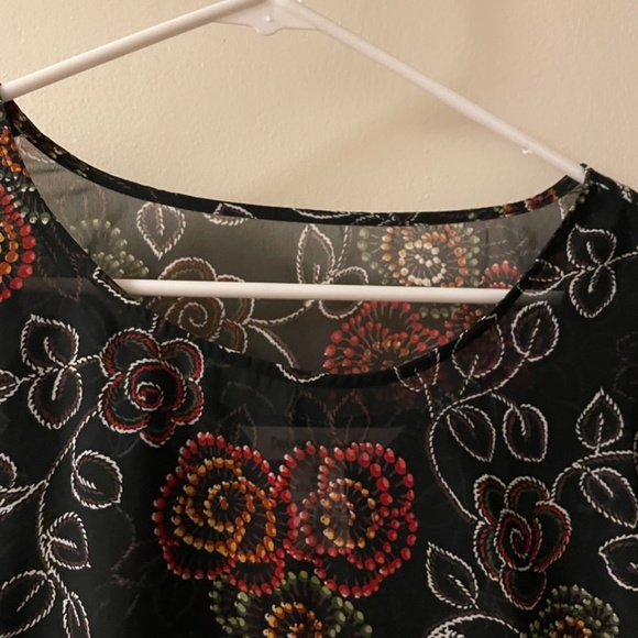 Plus Drapers And Damon’s blouse - Picture 3 of 6